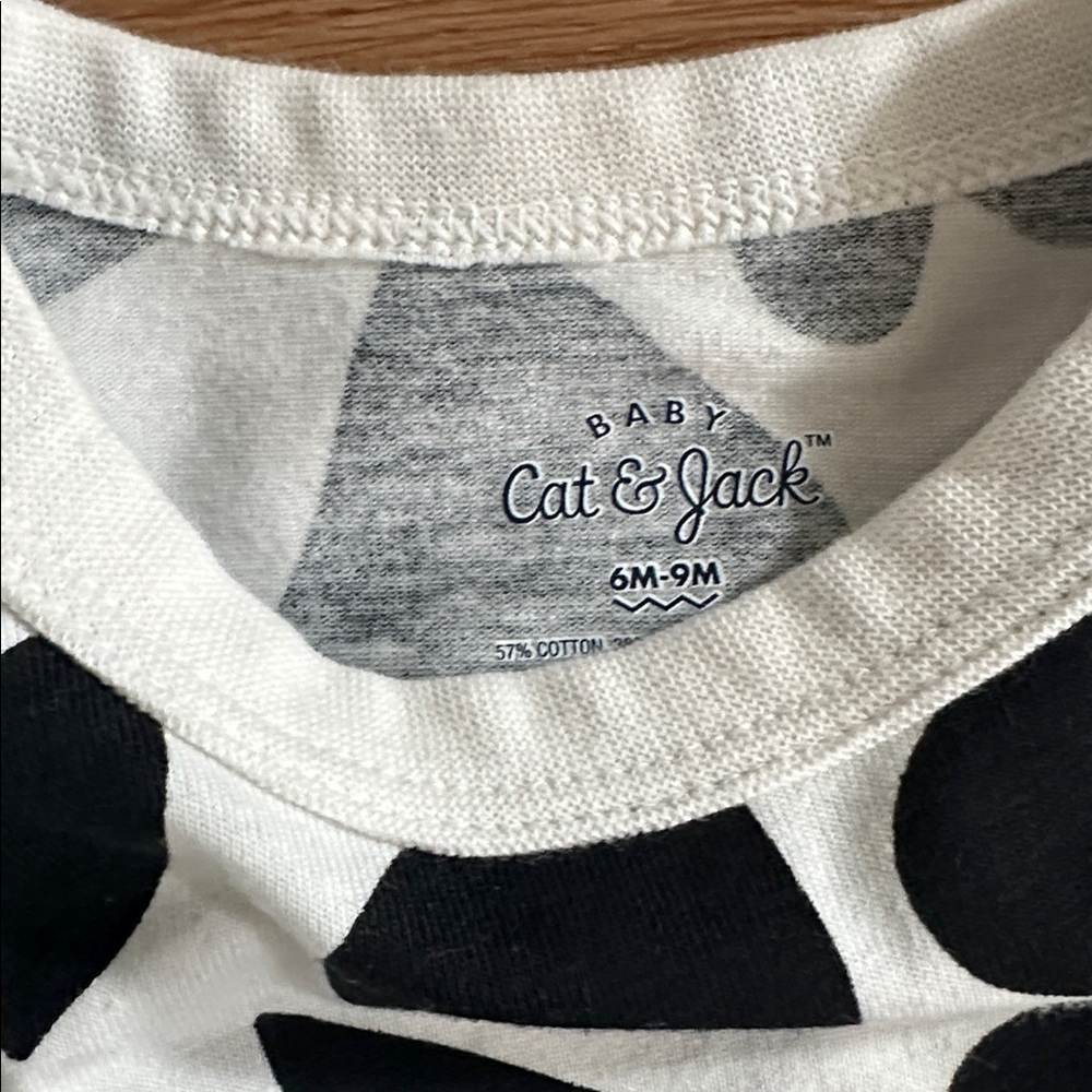 Cat and Jack Baby Girl White and Black Heart Print Footie - Picture 4 of 4